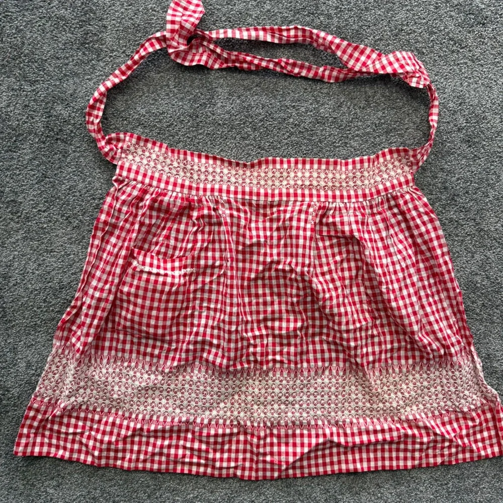 Vintage Red Gingham Chicken Scratch Embroidery Half Apron Pocket Cottagecore